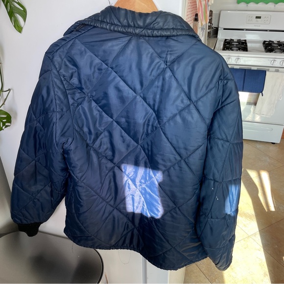 USED waffled nylon jacket is a good lightweight zip up. Sold as is. - Picture 6 of 6